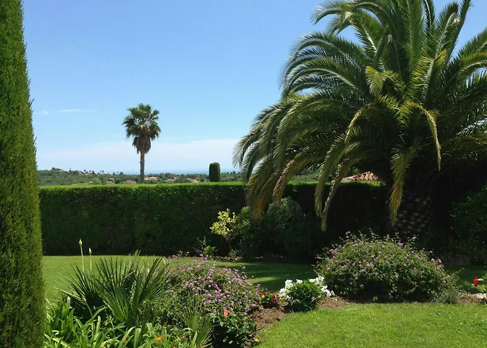 Villa With Sea View And Pool Near Valbonne