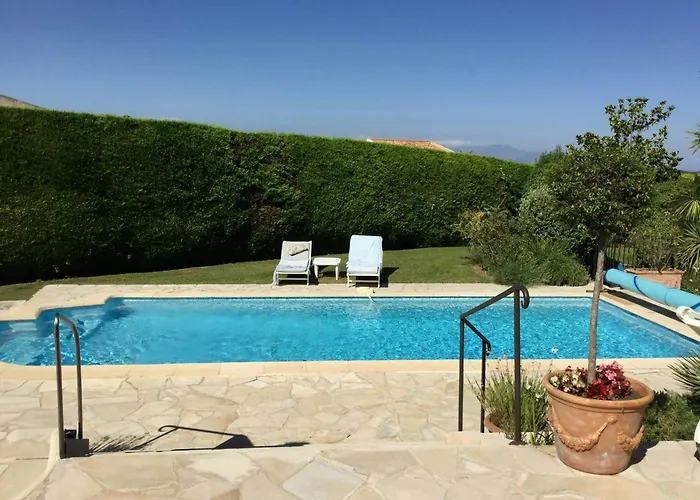 Villa With Sea View And Pool Near Valbonne